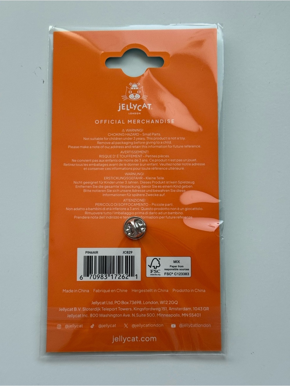 Jellycat Airlines Enamel Pin Harrods Exclusive Winged Globe Wings NWT Sealed - Picture 2 of 2